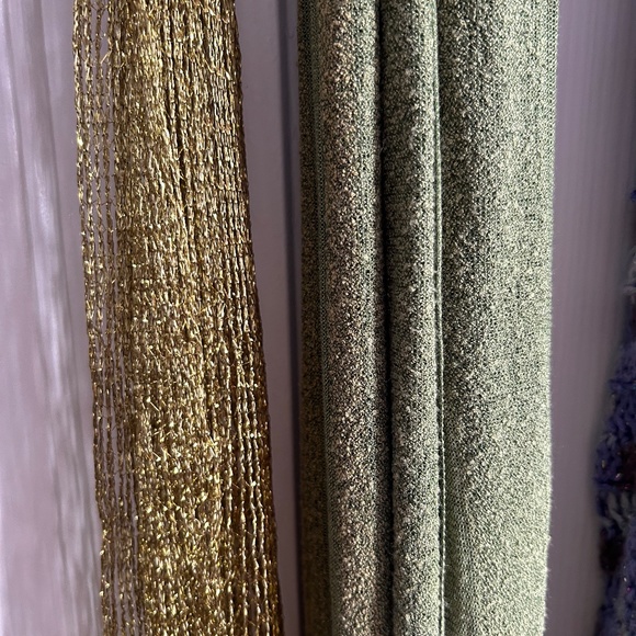 7 Piece Assortment of Scarves - Picture 4 of 5